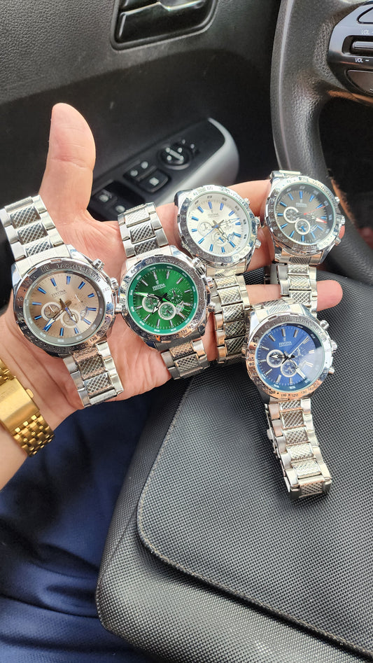 ساعة عالمية من شركة فيستينا