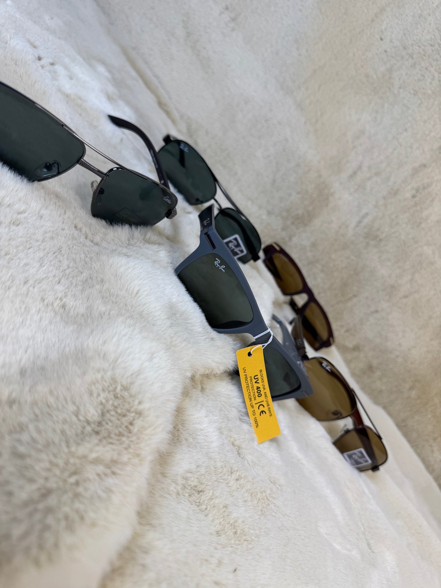 تلاتة نضارات زجاج ميتين الف برك