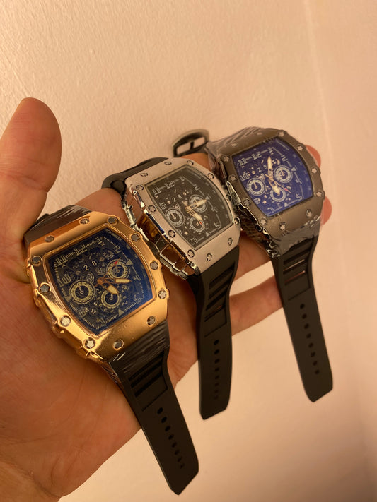 ساعة يد جميلة من السيليكون